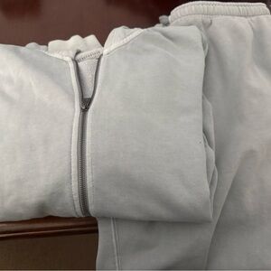 Aeropostale Light Gray Zip-Up Hoodie and Sweatpants Set- size XL